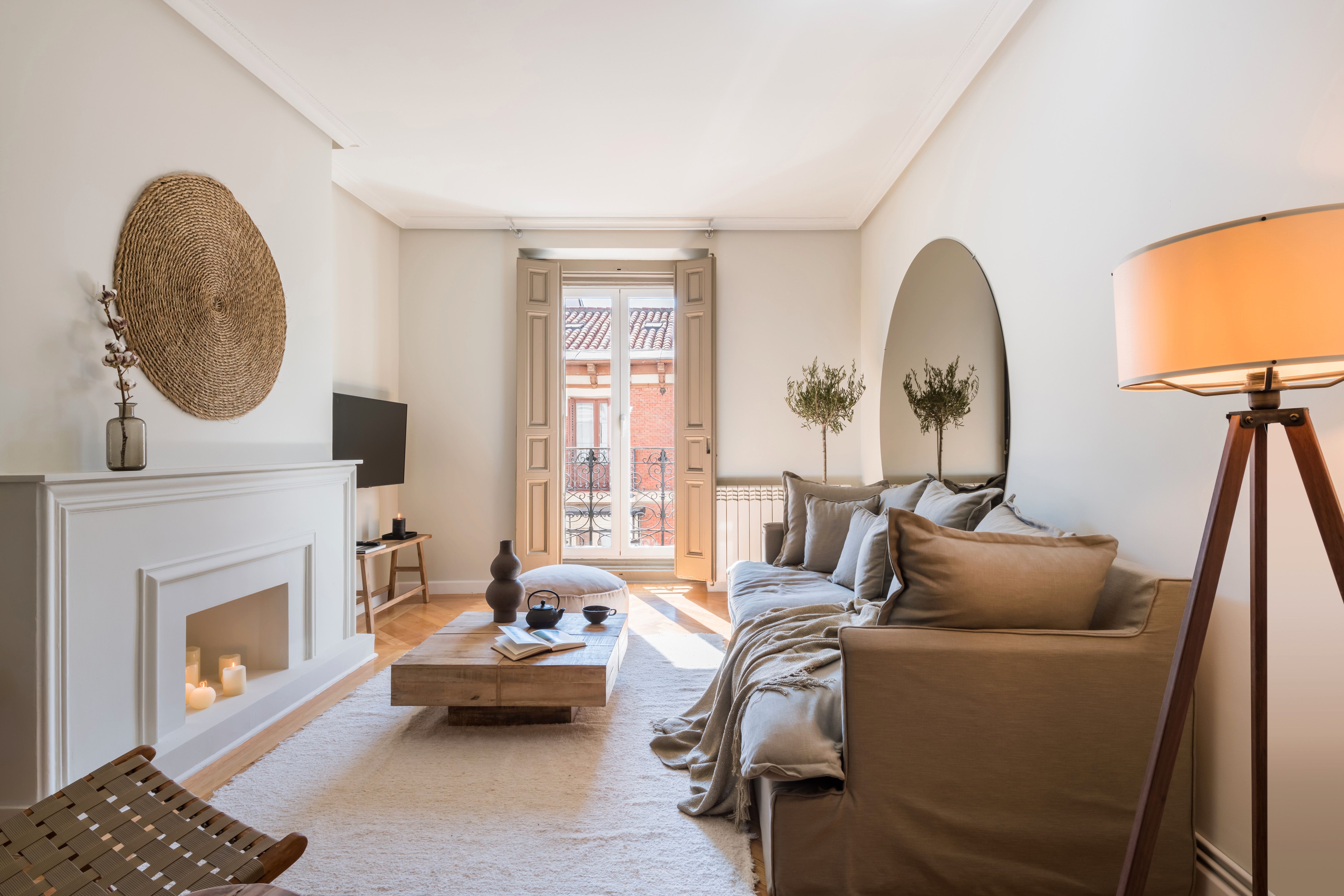 Sala d'estar de Apartament de lloguer en  Madrid Capital amb Aire condicionat, Calefacció i Moblat