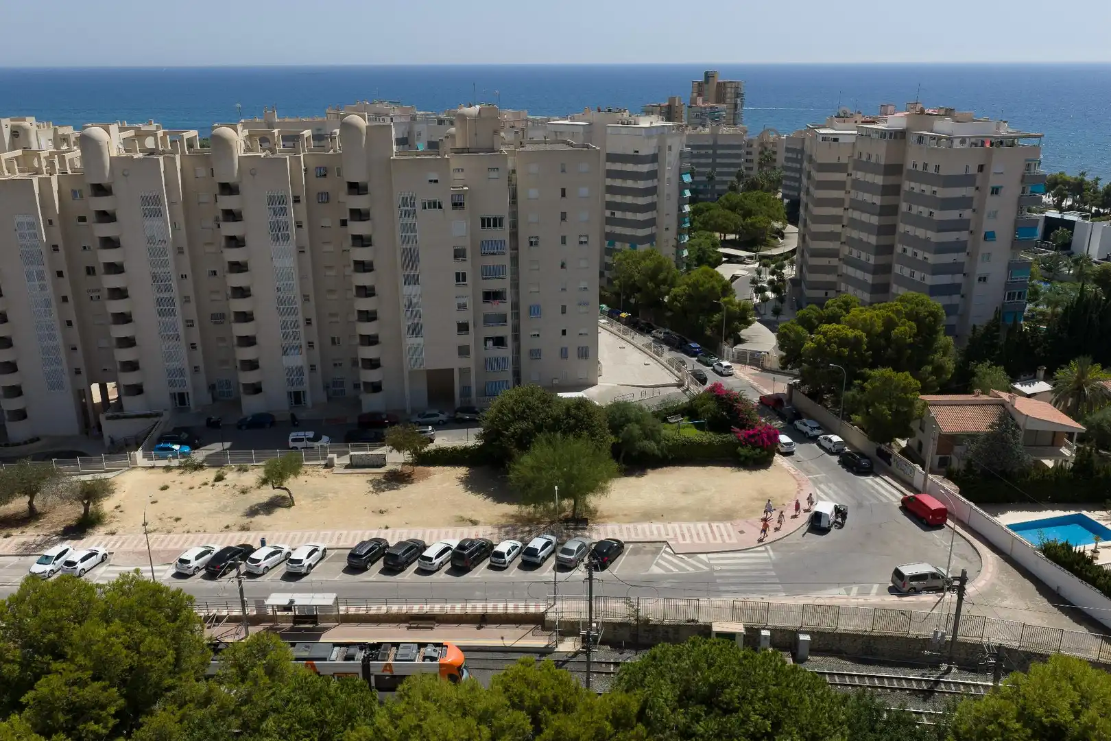 Vista exterior de Apartament en venda en El Campello amb Jardí privat, Terrassa i Balcó