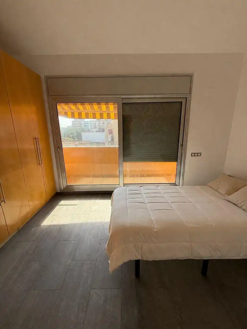 Dormitori de Casa o xalet en venda en Badalona amb Aire condicionat, Calefacció i Jardí privat
