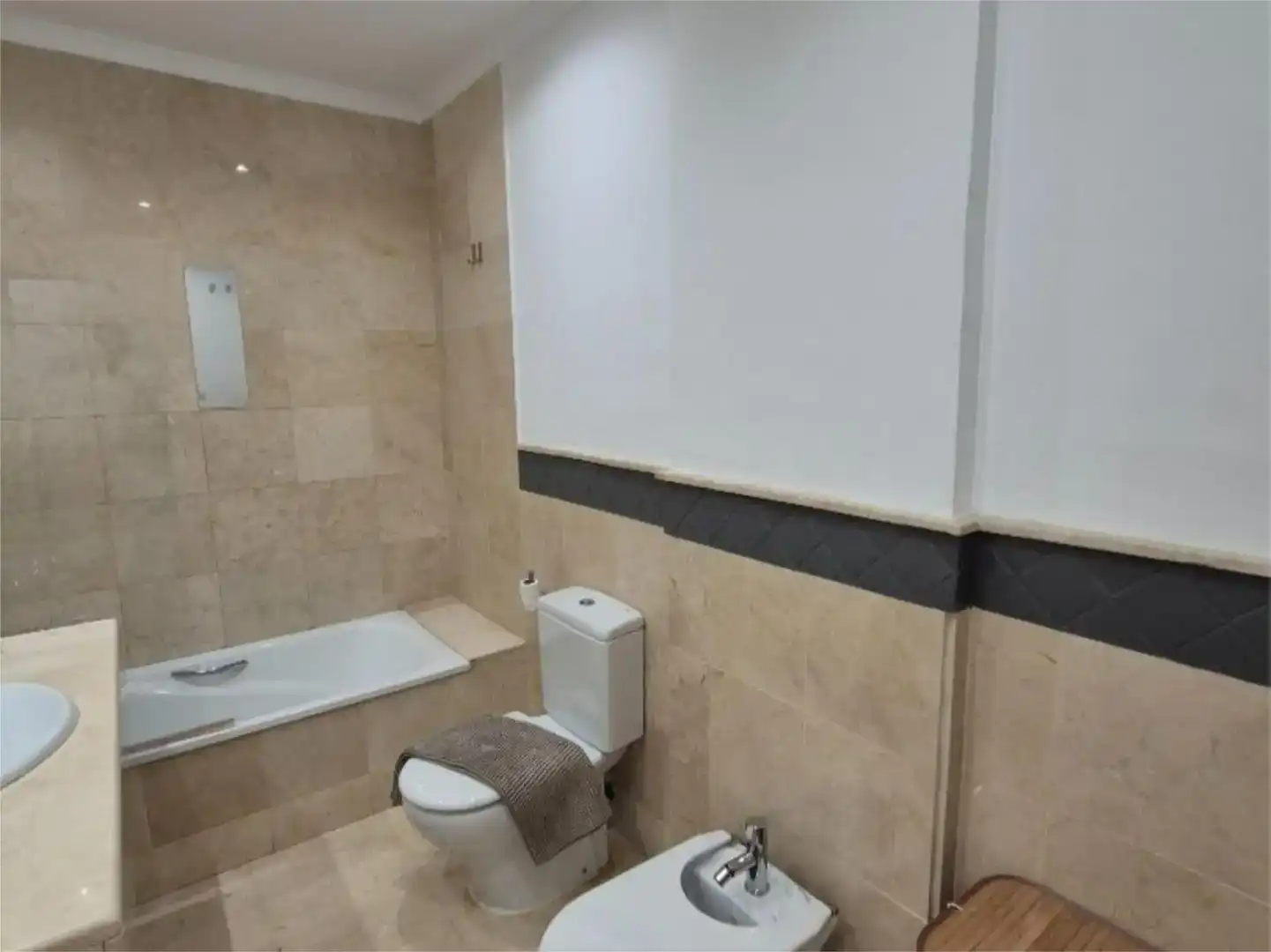 Bathroom of Flat for sale in Marbella  with Air Conditioner, Swimming Pool and Balcony