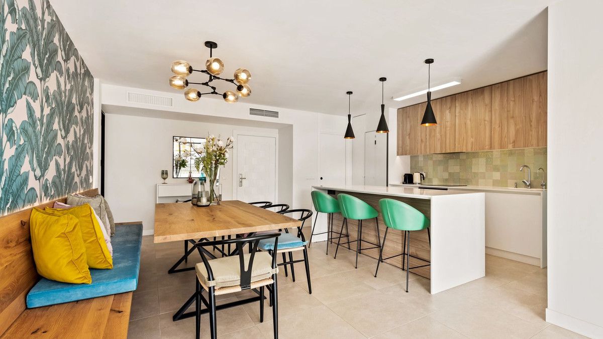 Menjador de Apartament en venda en Torremolinos amb Aire condicionat i Piscina comunitària