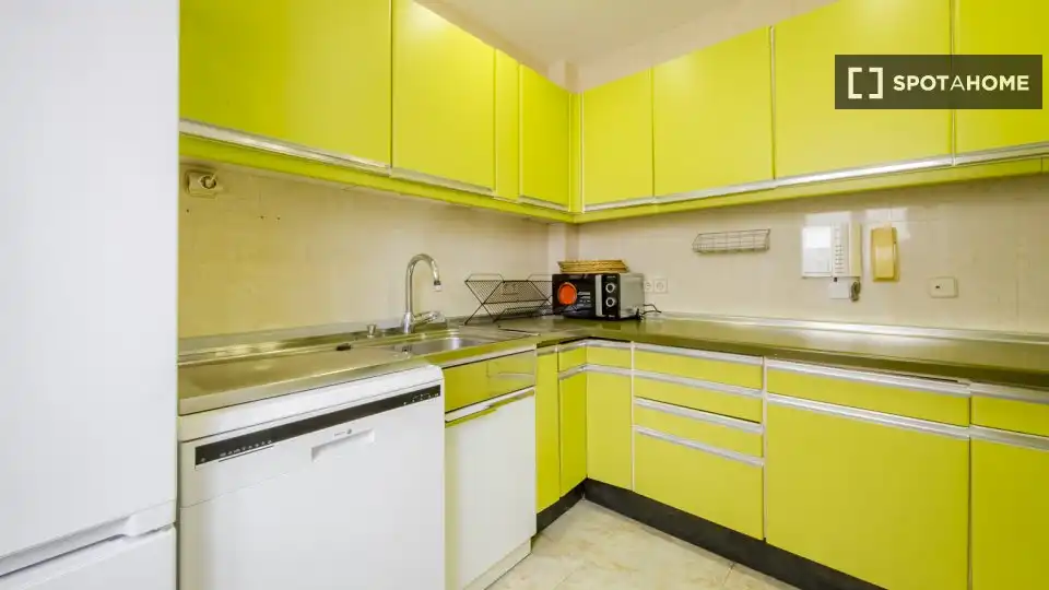 Kitchen of Flat for rent in Madrid  with Air Conditioner, Heating and Furnished