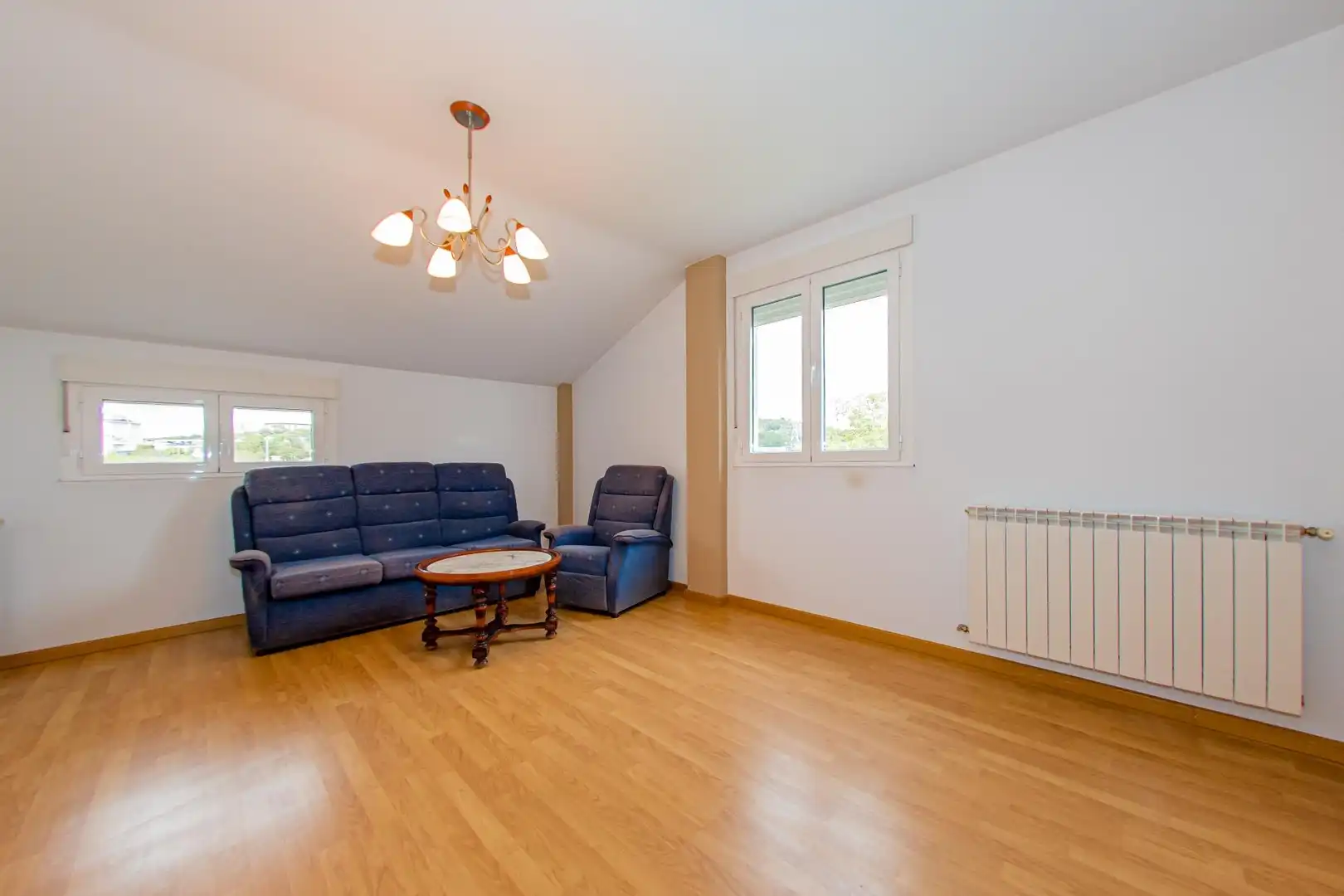 Wohnzimmer von Haus oder Chalet zum Verkauf in Ponferrada mit Heizung, Privatgarten und Terrasse