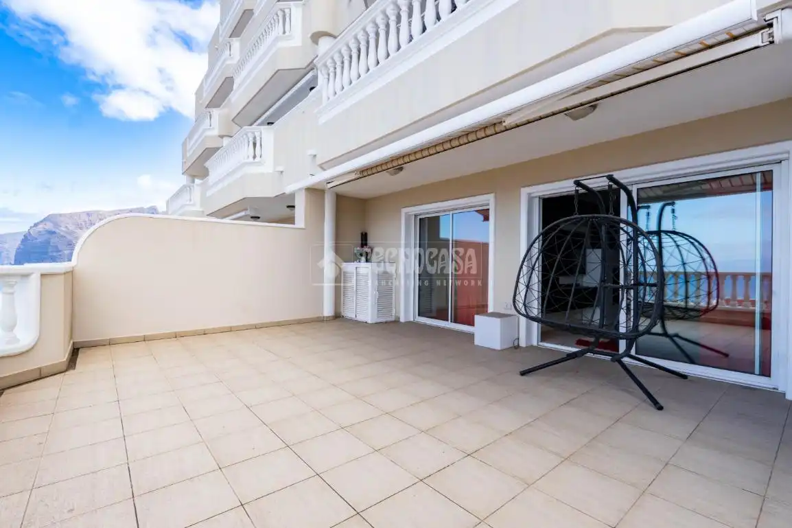 Terraza de Piso en venta en Santiago del Teide con Balcón y Piscina comunitaria