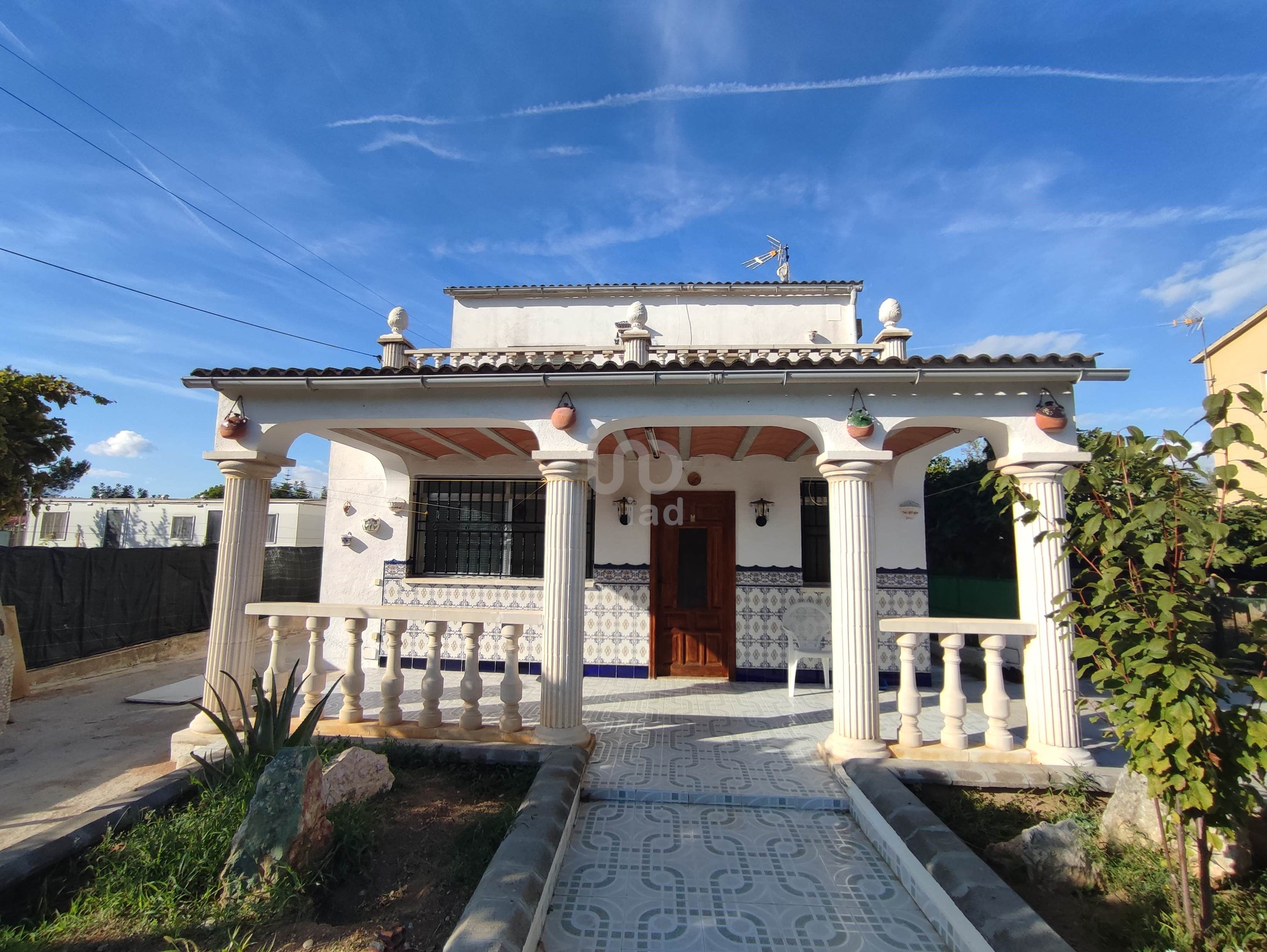 Vista exterior de Casa o xalet en venda en El Vendrell amb Terrassa i Piscina
