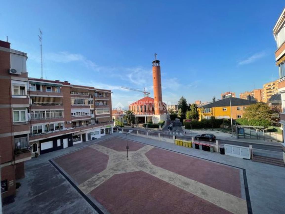 Exterior view of Flat for sale in  Madrid Capital  with Heating