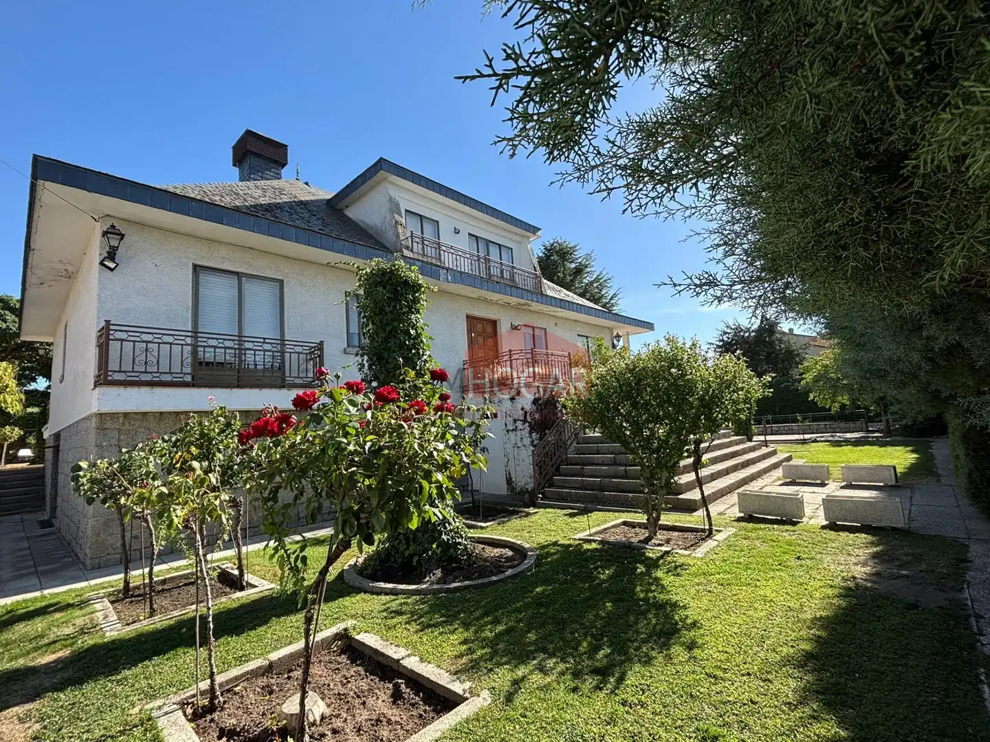 Vista exterior de Casa o xalet en venda en Ávila amb Calefacció, Jardí privat i Traster