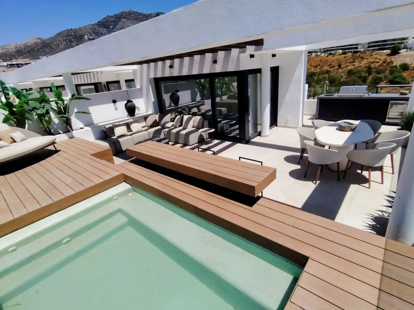Semi-detached house with pool for sale in Las Gaviotas  - Carvajal, imagen 3