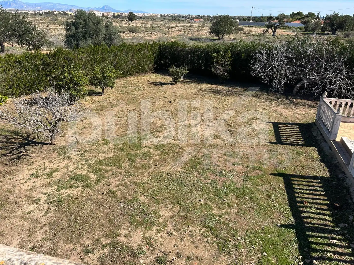 Country house zum Verkauf in Elche / Elx mit Terrasse, Abstellraum und Schwimmbad