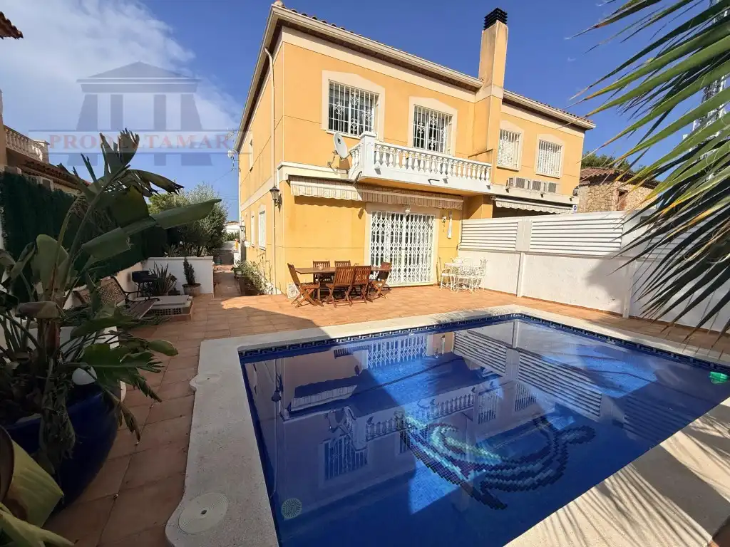 Casa aparellada en venda a Avenida Paris De, imagen 12