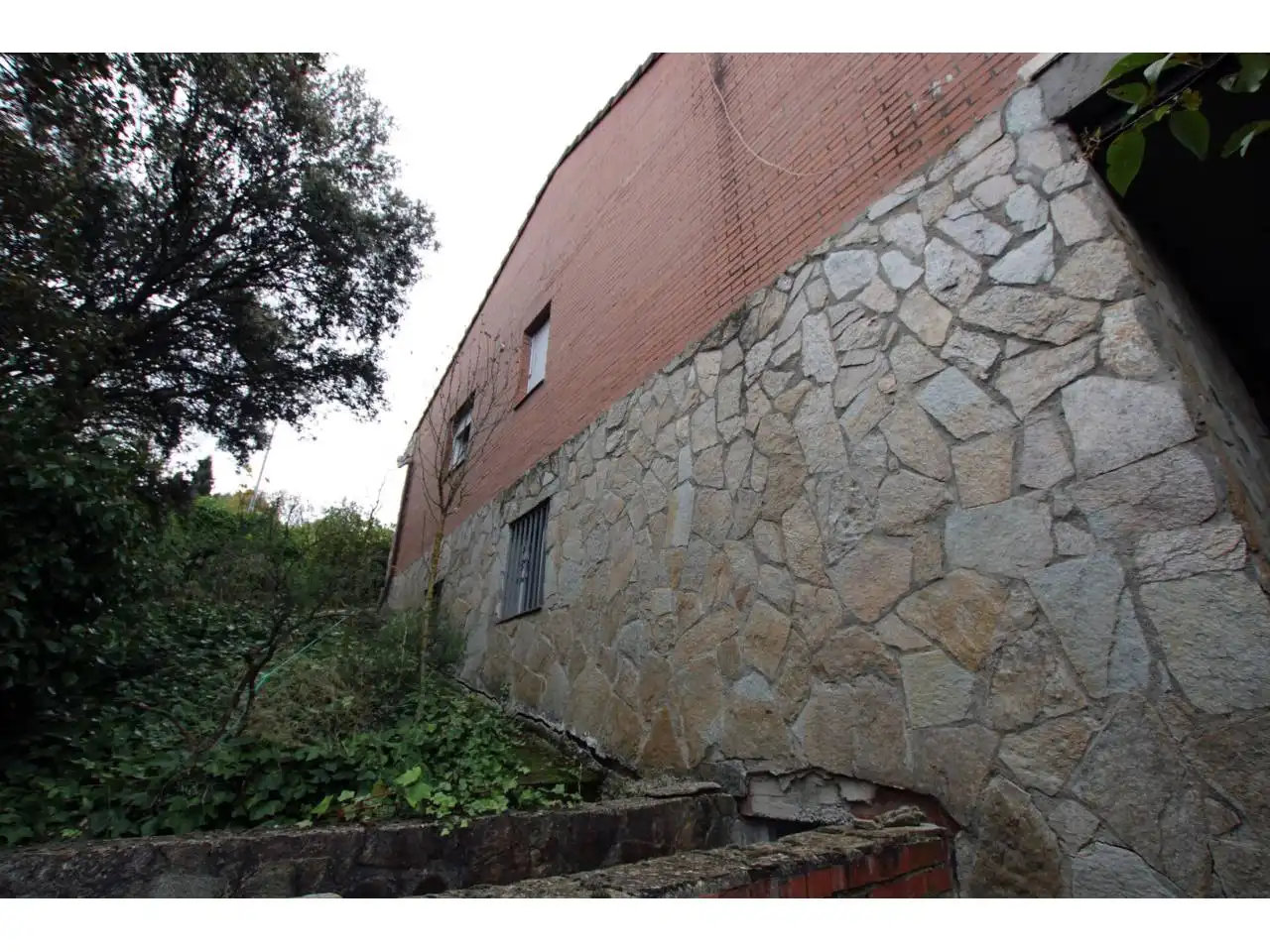 Vista exterior de Casa o xalet en venda en Valdeaveruelo amb Calefacció, Jardí privat i Terrassa