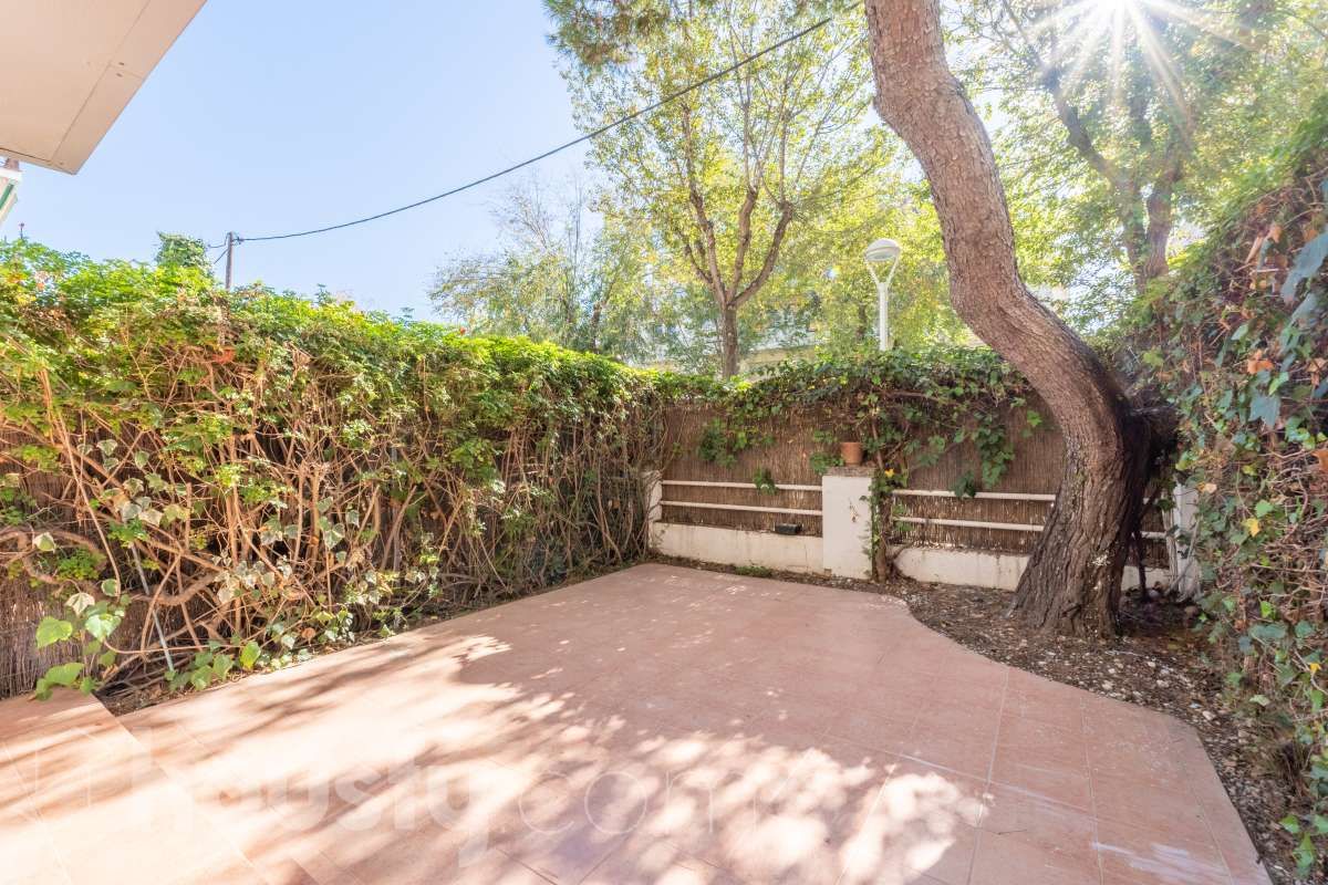 Jardín de Planta baja en venta en Vilanova i la Geltrú con Aire acondicionado, Calefacción y Jardín privado