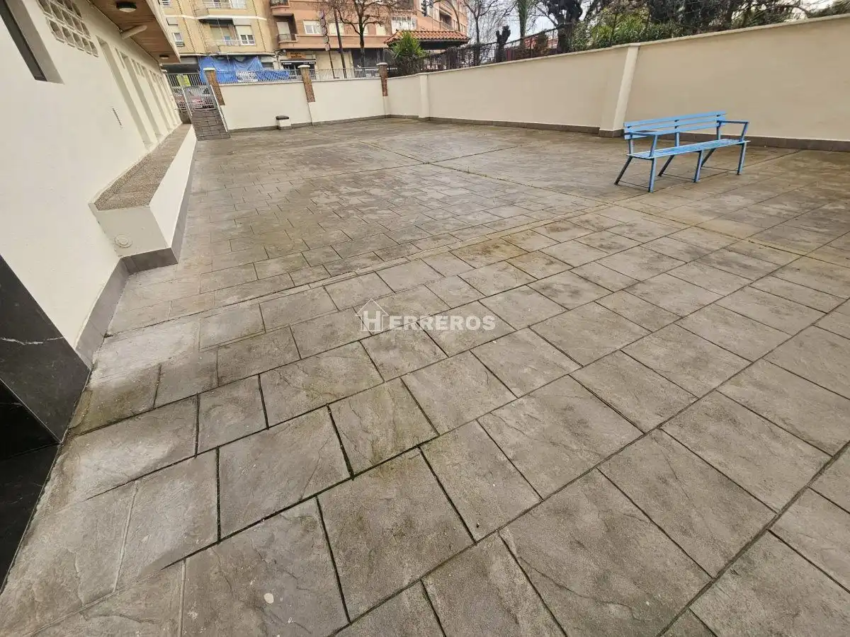 Terrassa de Pis en venda en  Logroño amb Calefacció, Parquet i Terrassa