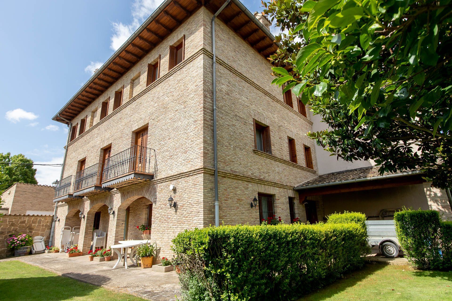 Exterior view of House or chalet for sale in Puente la Reina / Gares  with Heating, Private garden and Storage room