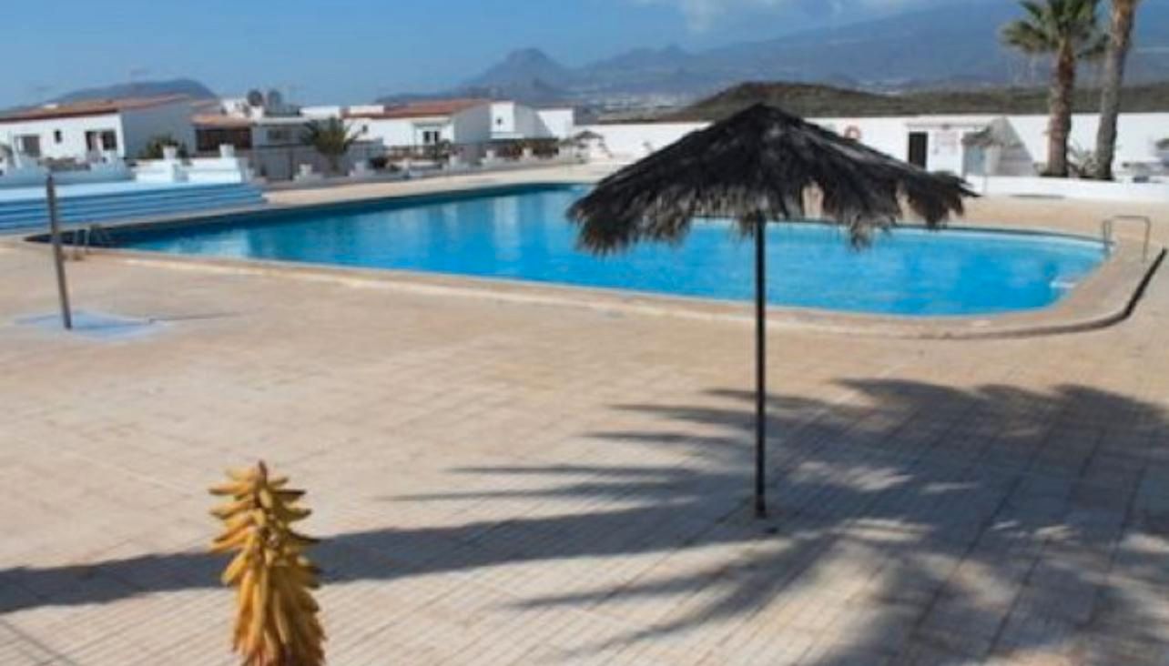 Piscina de Casa o chalet en venta en Arona con Terraza, Amueblado y Lavadora