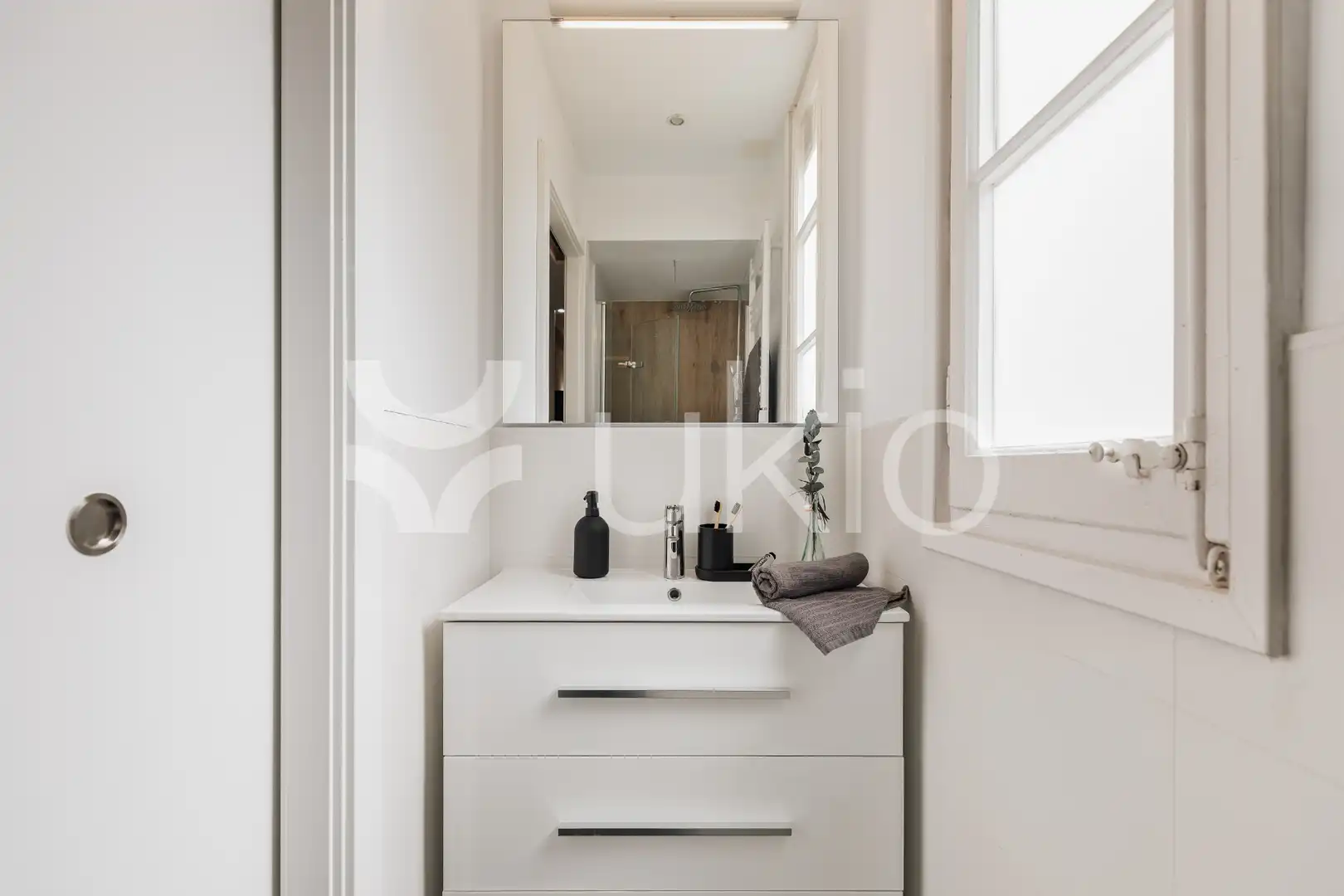 Bathroom of Apartments for rent in Barcelona  with Air Conditioner, Heating and Furnished