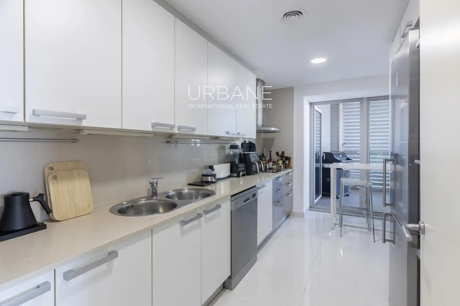 Cocina de Ático de alquiler en Barcelona con Aire acondicionado, Calefacción y Amueblado