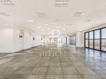 Bureau avec ascenseur à louer à P.º de la Castellana 216