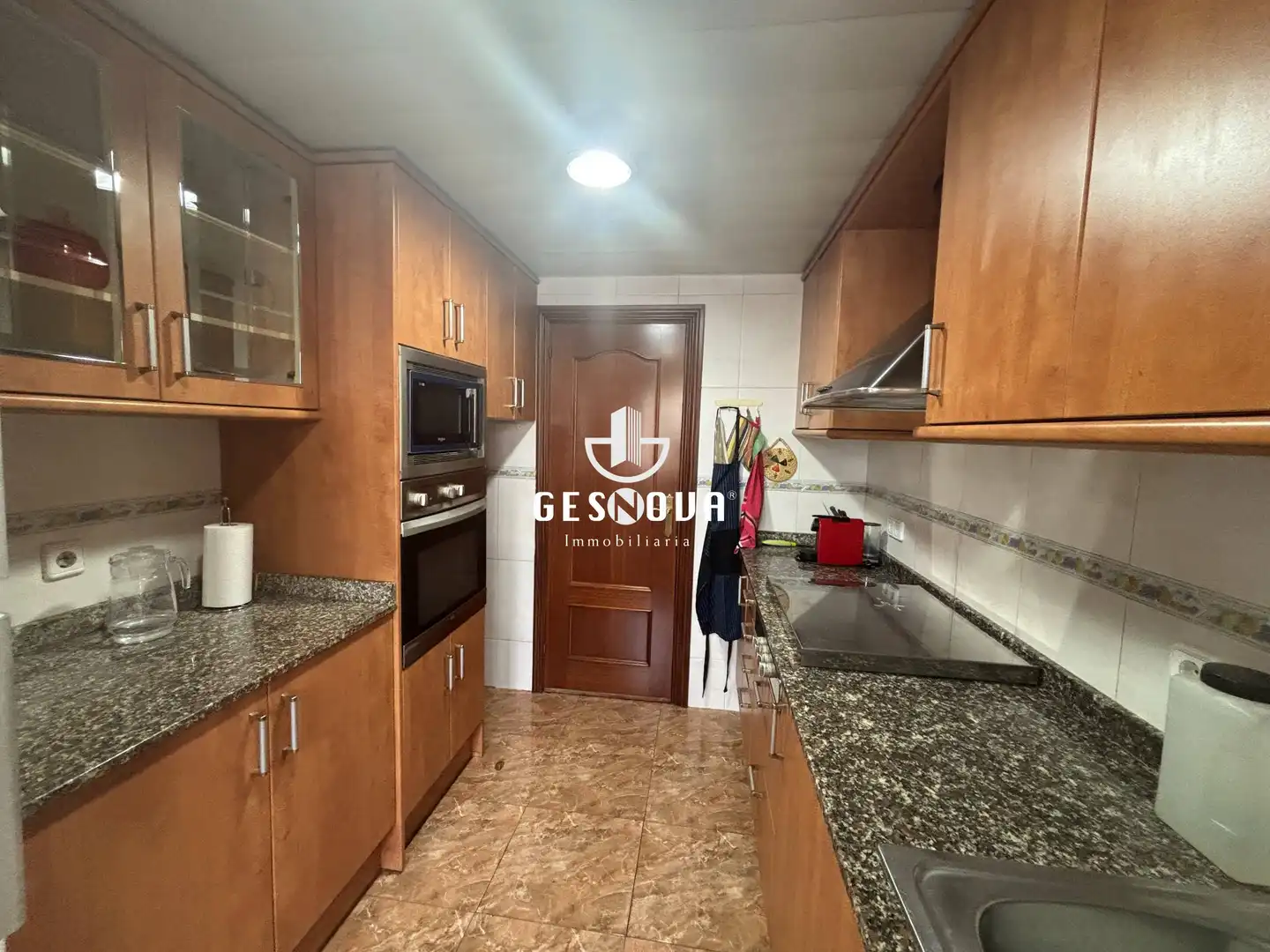 Küche von Wohnung zum Verkauf in L'Hospitalet de Llobregat mit Klimaanlage und Heizung