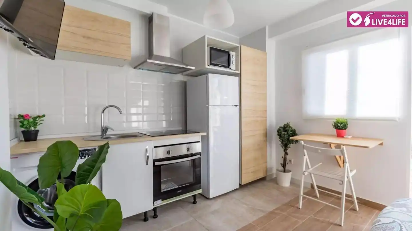 Study for rent in Felipe Salvador, Aiora
