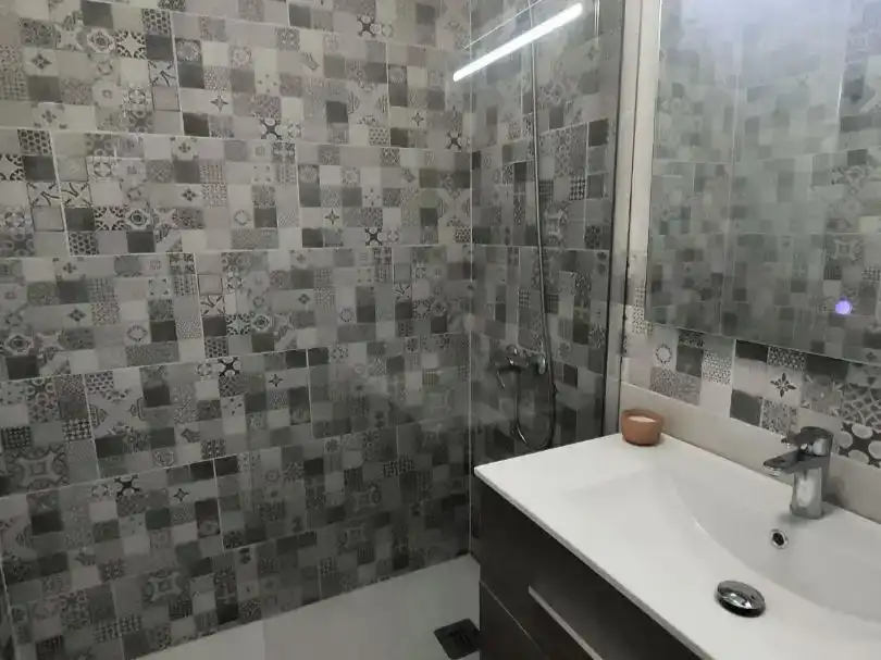 Badezimmer von Einfamilien-Reihenhaus zur Miete in Santa Úrsula mit Balkon