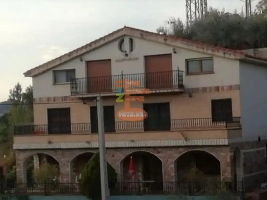 Vista exterior de Finca rústica en venda en Illueca amb Aire condicionat, Calefacció i Jardí privat
