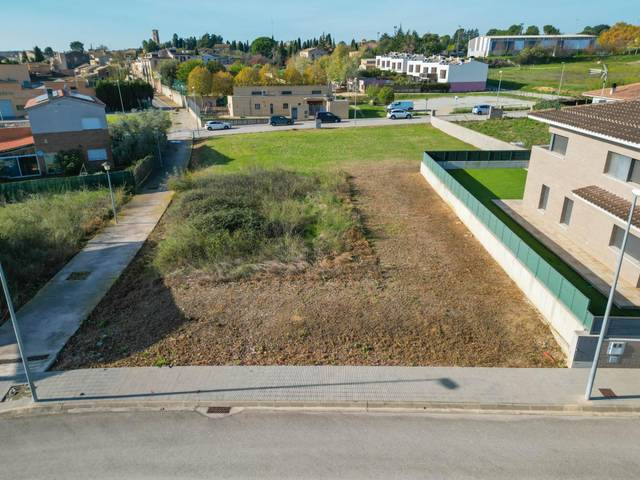 Terreno residencial en Venta en Carrer del Garbí en Saus, Camallera i Llampaies