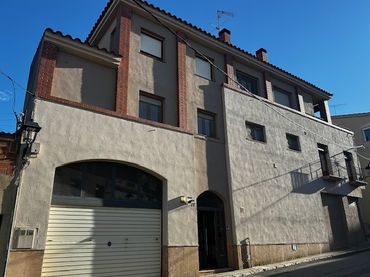 Adossat amb balcó en venda a POETA MARAGALL
