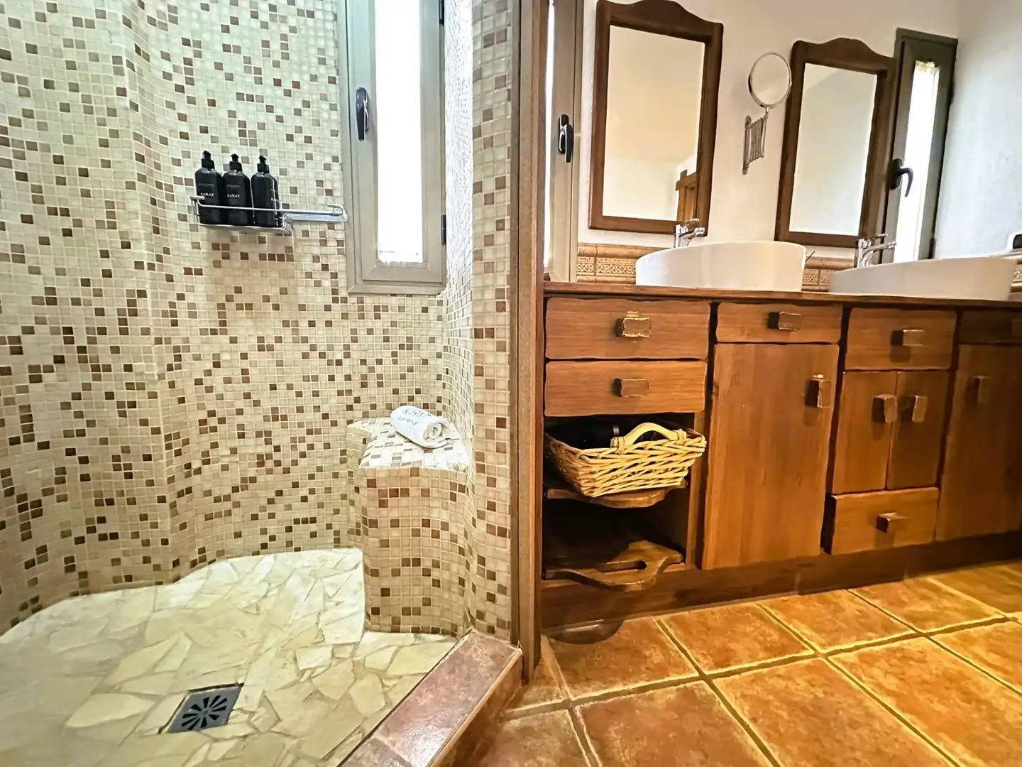 Bany de Casa o xalet en venda en Adeje amb Aire condicionat, Calefacció i Jardí privat