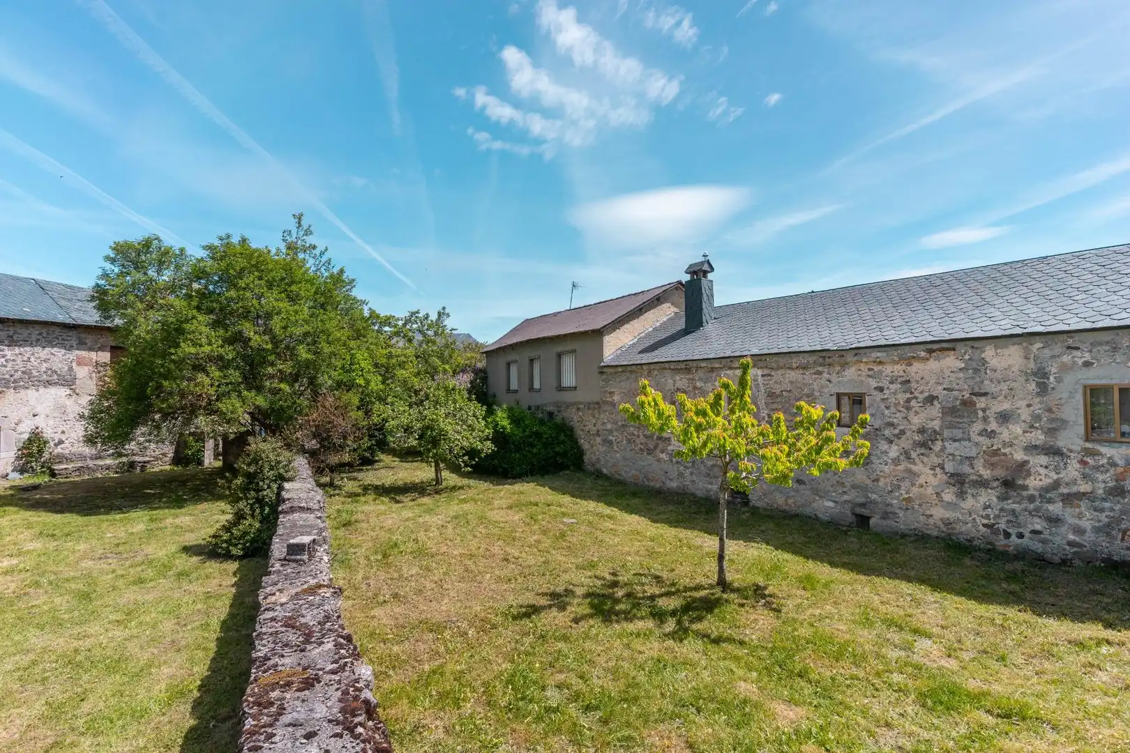 Vista exterior de Casa o chalet en venta en Cabrillanes con Jardín privado, Terraza y Trastero