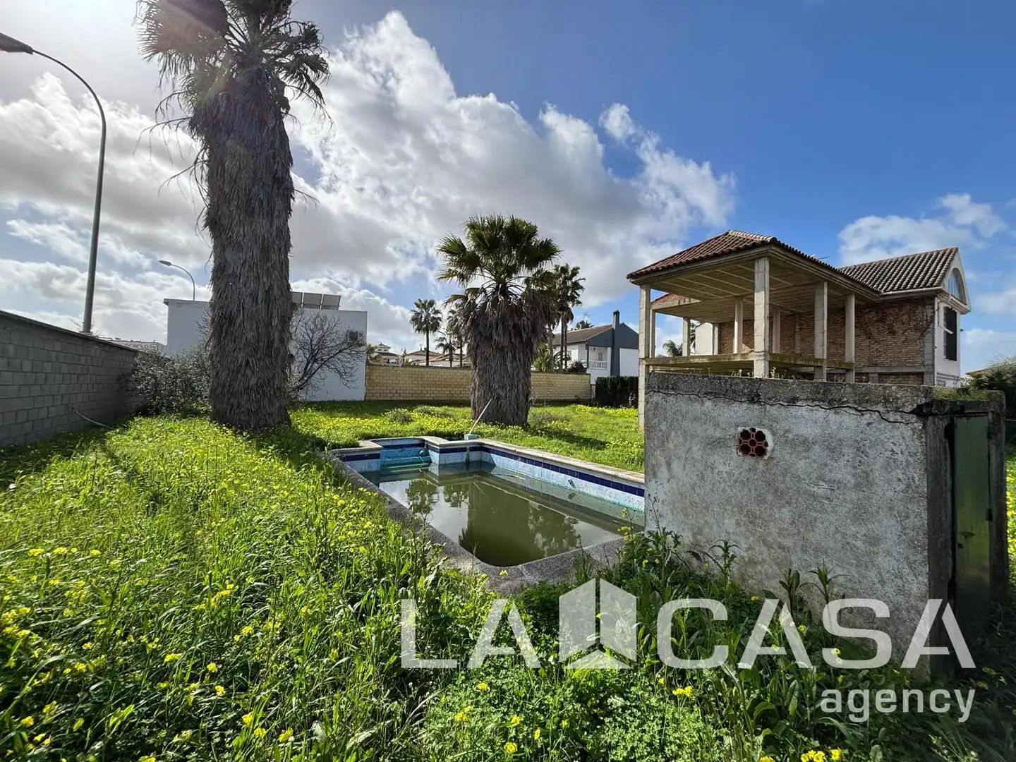 Casa adosada en venta en Montequinto
