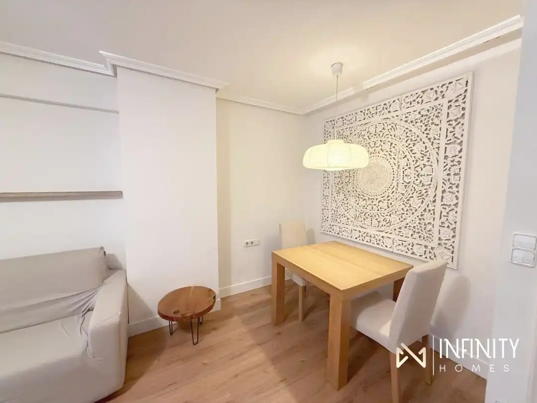 Comedor de Piso en venta en Bilbao  con Calefacción, Terraza y Balcón