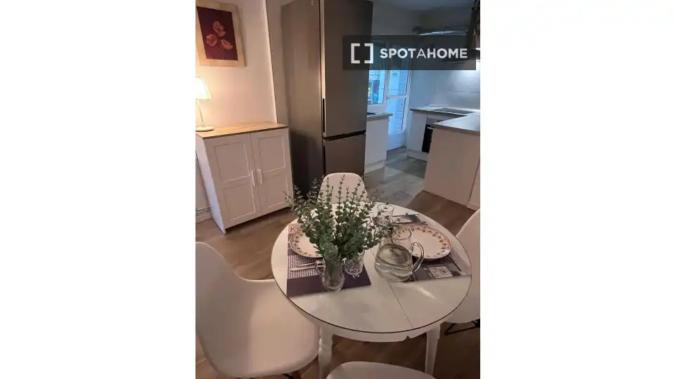 Comedor de Piso de alquiler en Alcalá de Henares con Aire acondicionado, Calefacción y Amueblado