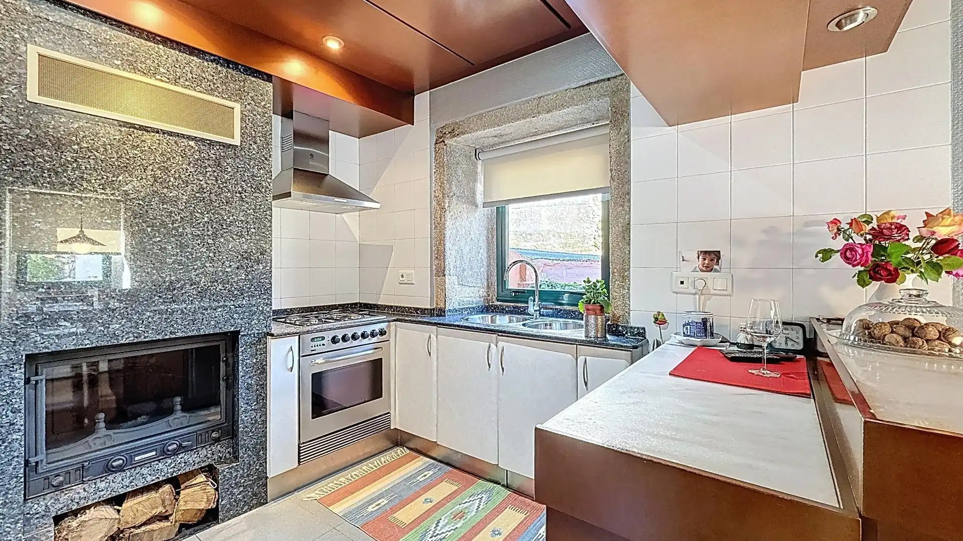 Cocina de Finca rústica en venta en Rianxo con Jardín privado y Amueblado