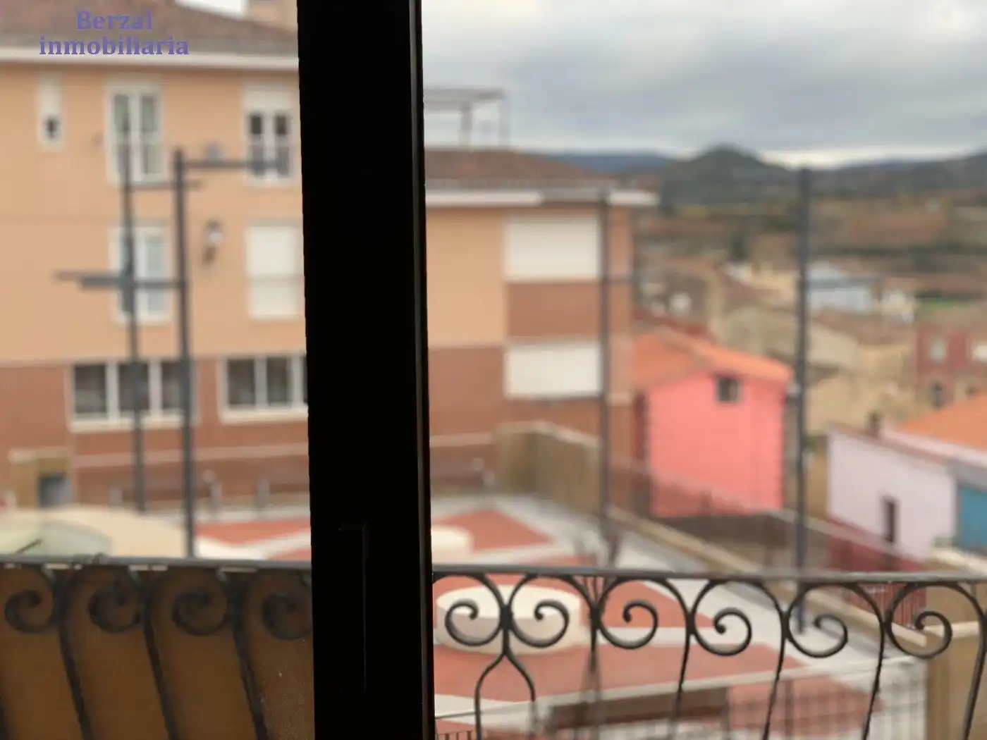 Vista exterior de Finca rústica en venda en Entrena amb Calefacció, Traster i Balcó