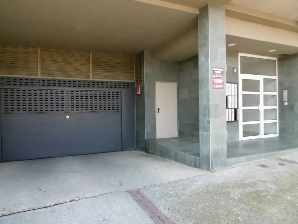 Individual for sale in Raval Cortines
