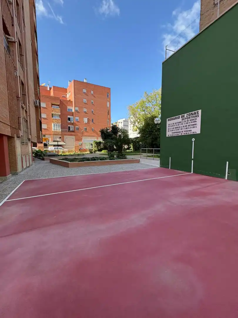 Parking of Flat for sale in Sevilla  with Air Conditioner, Heating and Terrace
