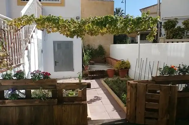 Casa aparellada amb jardí en venda a Coloma, imagen 2