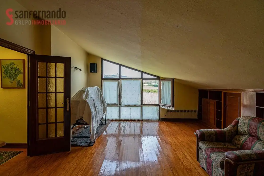Chalet con terraza en venta en Calle de la Arnia, imagen 23