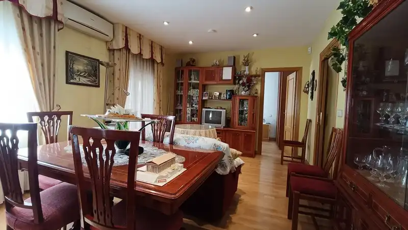 Sala d'estar de Edifici en venda en Madrid