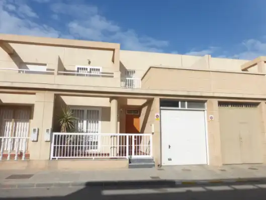 Vista exterior de Piso en venta en El Ejido