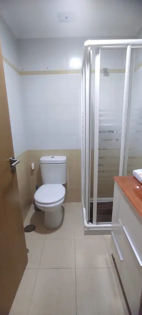 Bany de Pis en venda en Aranjuez amb Aire condicionat, Calefacció i Terrassa