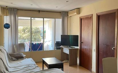 Bedroom of Flat for sale in  Valencia Capital  with Air Conditioner and Balcony