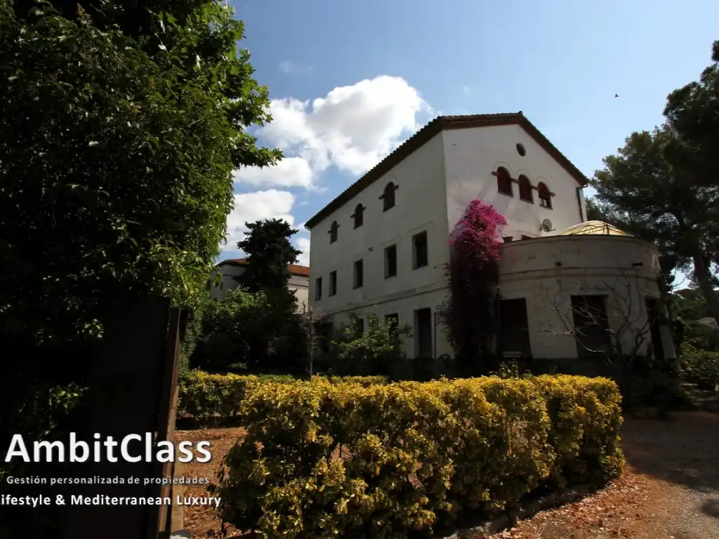 Detached house with pool for sale in Premià de Dalt