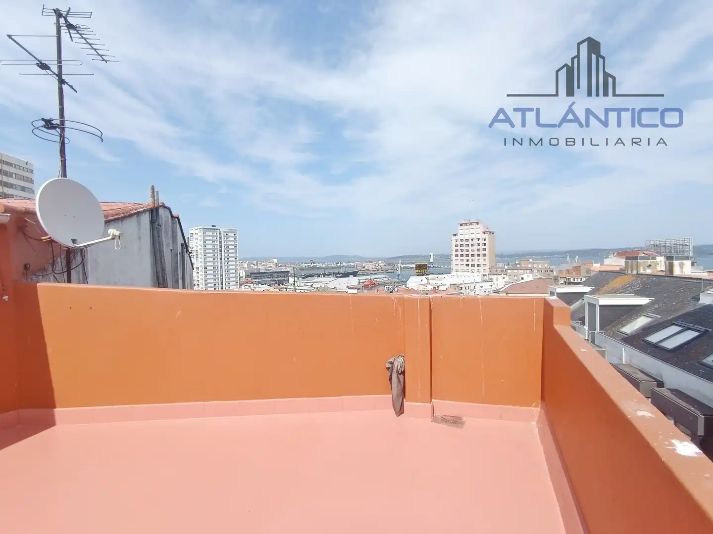 Terrassa de Àtic en venda en A Coruña Capital  amb Calefacció, Terrassa i Moblat