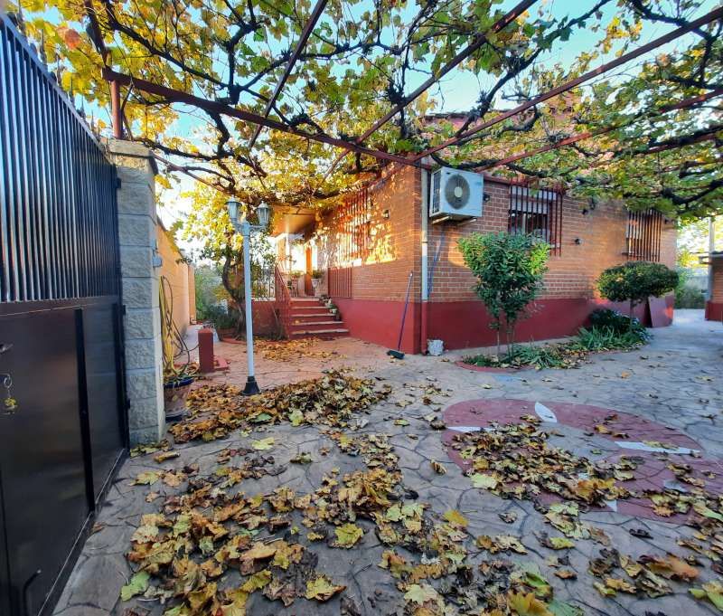 Exterior view of House or chalet for sale in Escalona  with Air Conditioner, Heating and Private garden
