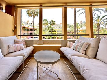 Apartamento con ascensor en alquiler en Puerto de Sotogrande - La Marina