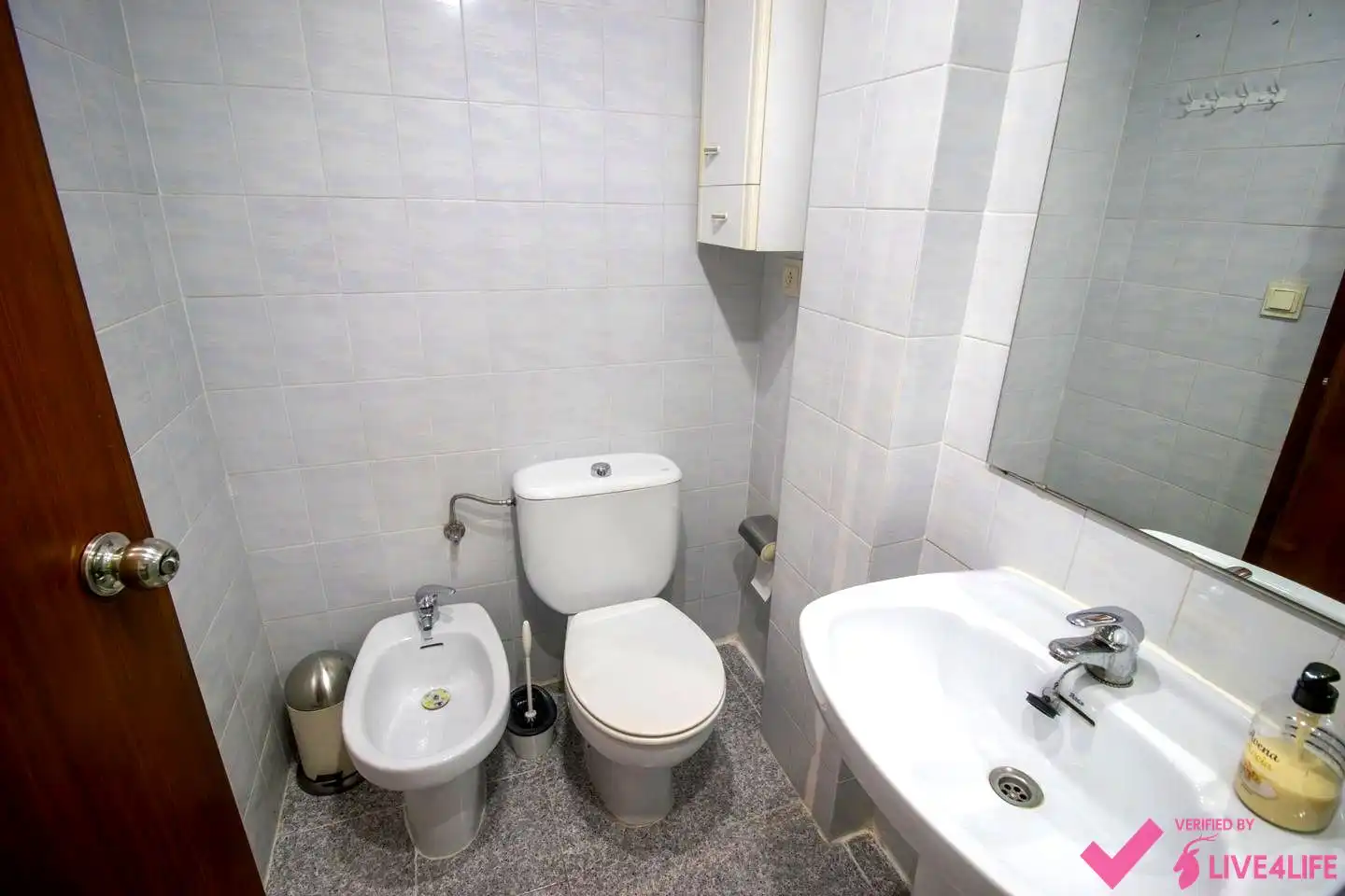 Bathroom of Flat for share in Valencia  with Air Conditioner and Furnished