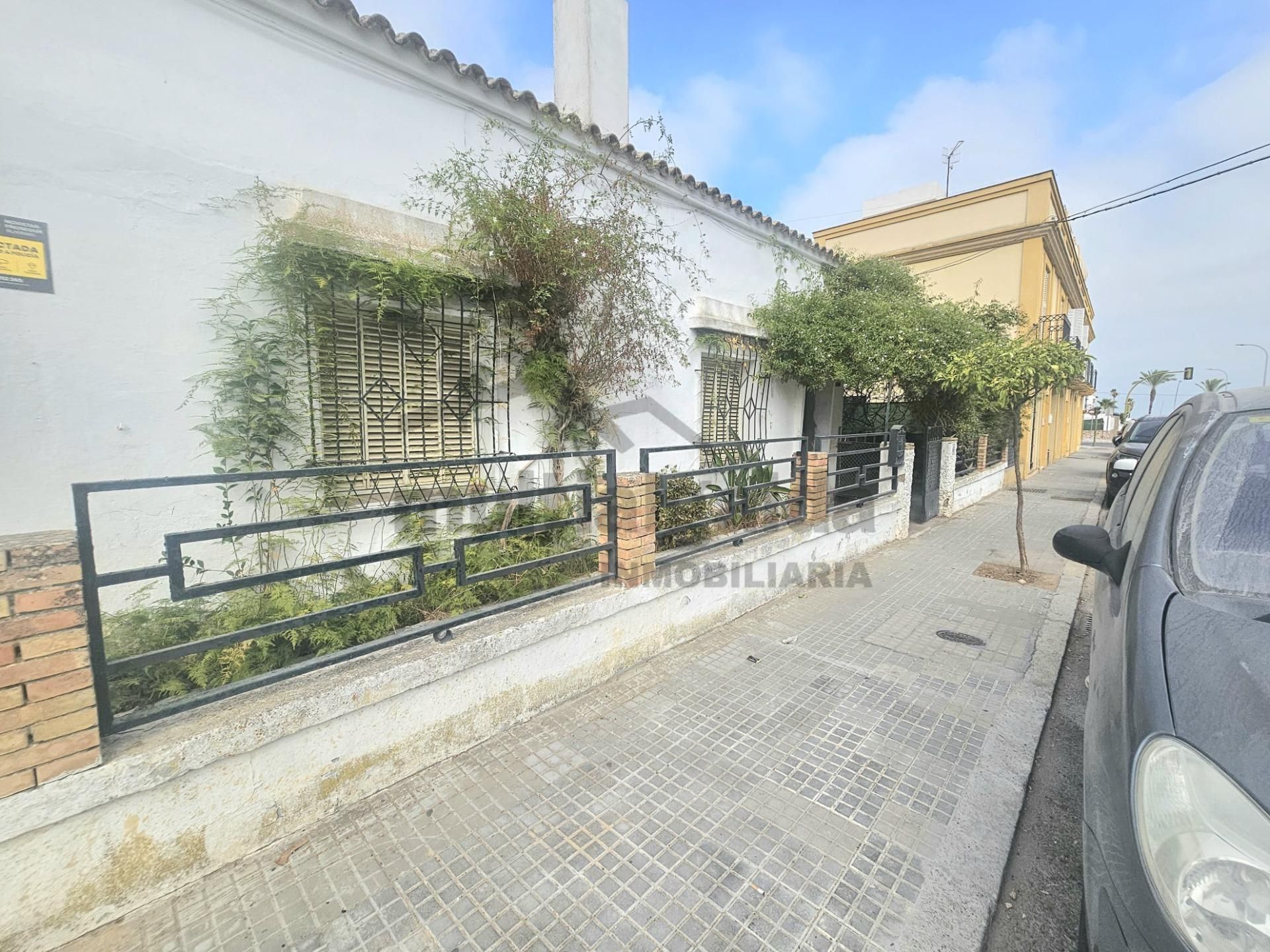 Vista exterior de Casa o xalet en venda en Sanlúcar de Barrameda amb Terrassa