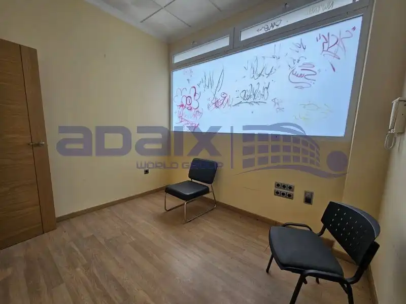Business premises for sale in Calle Numancia, imagen 9